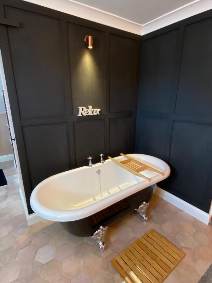 East Llanteg Guest House 암로스 외부 사진